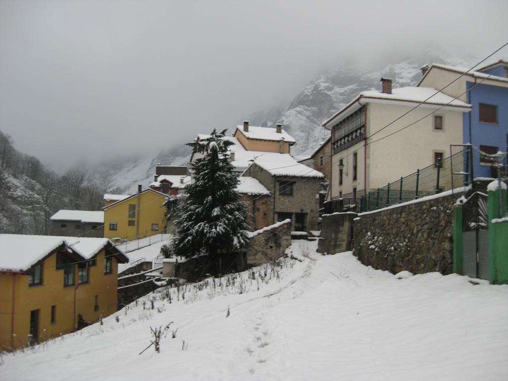 Hostal El Duje Tielve Exterior foto